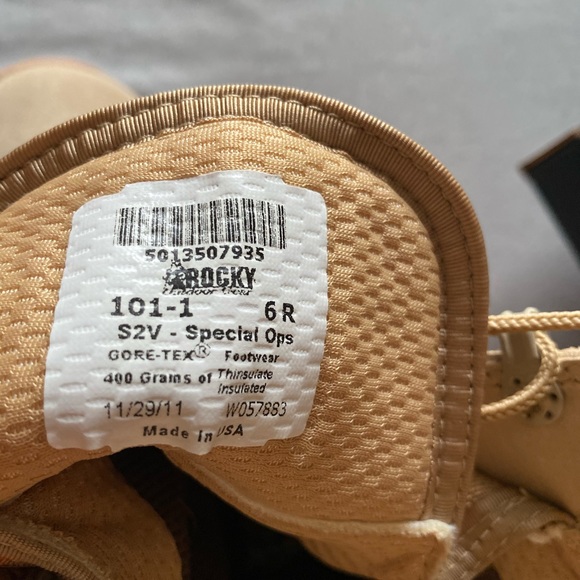 Boots - Picture 5 of 5